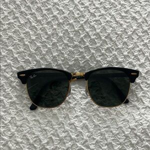 Ray-Ban Black and Gold Sunglasses Timeless Elegance